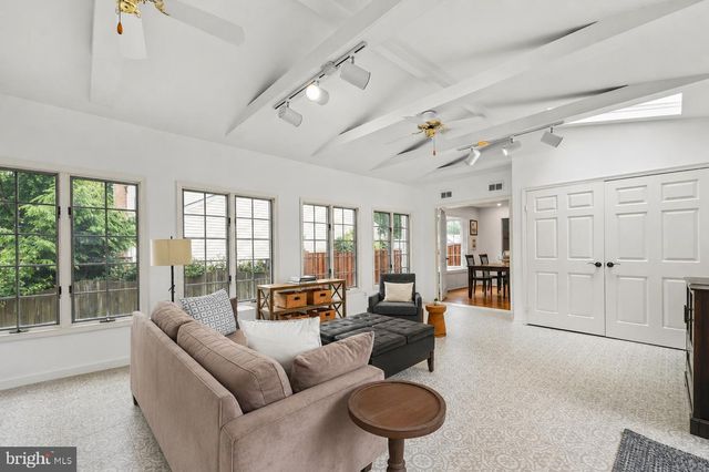 13422 POINT PLEASANT DR, Chantilly, VA 20151