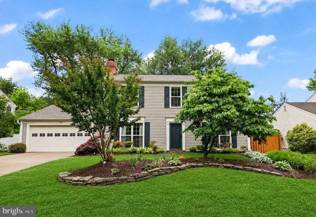 13422 POINT PLEASANT DR, Chantilly, VA 20151