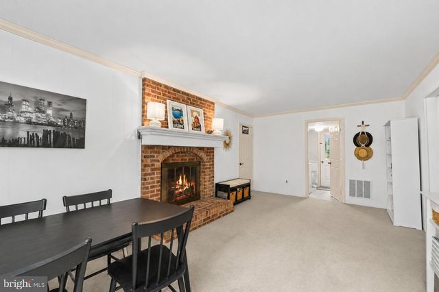 13422 POINT PLEASANT DR, Chantilly, VA 20151