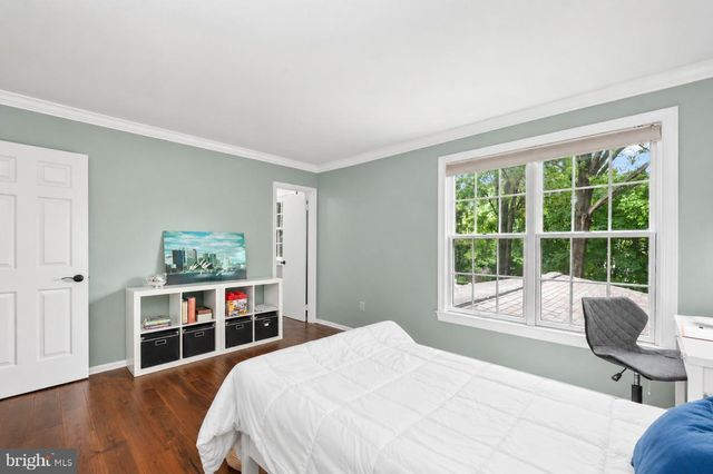 13422 POINT PLEASANT DR, Chantilly, VA 20151