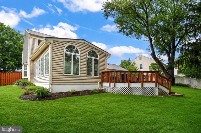 13422 POINT PLEASANT DR, Chantilly, VA 20151