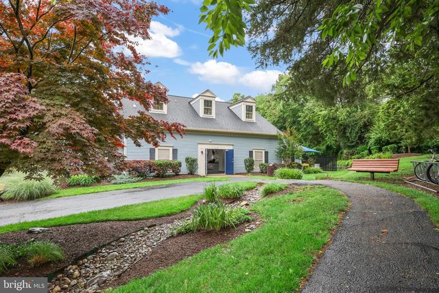 13422 POINT PLEASANT DR, Chantilly, VA 20151