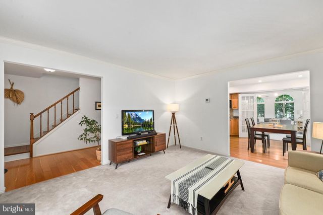 13422 POINT PLEASANT DR, Chantilly, VA 20151