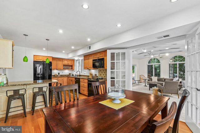 13422 POINT PLEASANT DR, Chantilly, VA 20151