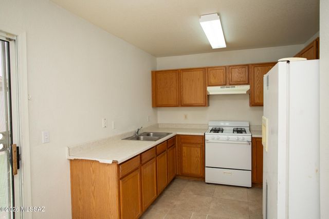 5252 S Via Laguna Blanca, Tucson, AZ 85706