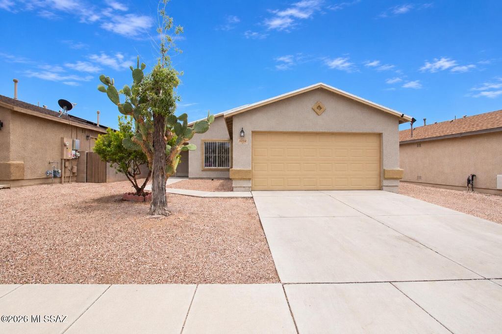 5252 S Via Laguna Blanca, Tucson, AZ 85706