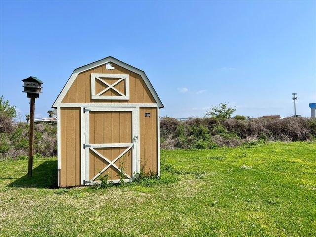 1080 N Monkhouse Drive, Crystal Beach, TX 77650