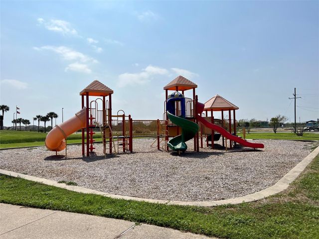 1080 N Monkhouse Drive, Crystal Beach, TX 77650