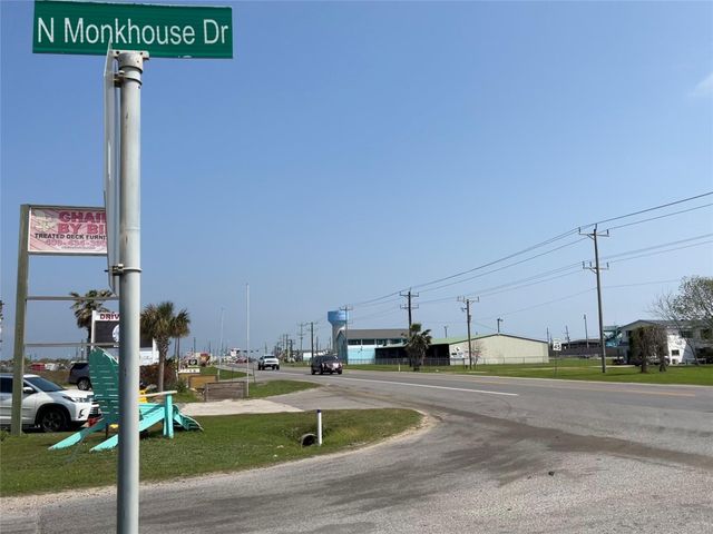 1080 N Monkhouse Drive, Crystal Beach, TX 77650