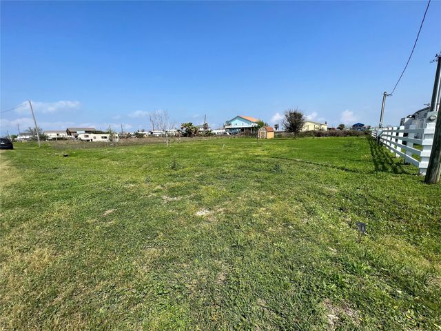 1080 N Monkhouse Drive, Crystal Beach, TX 77650
