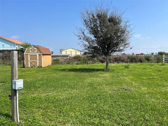 1080 N Monkhouse Drive, Crystal Beach, TX 77650