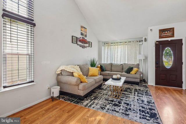 11 STEEPLECHASE BLVD, Burlington, NJ 08016