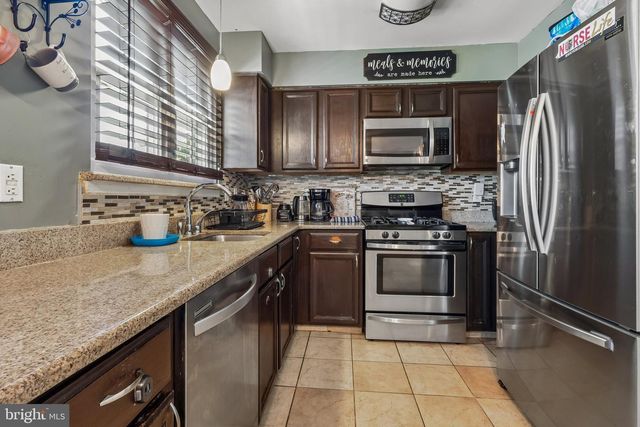 11 STEEPLECHASE BLVD, Burlington, NJ 08016