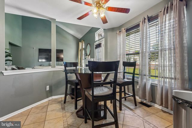 11 STEEPLECHASE BLVD, Burlington, NJ 08016