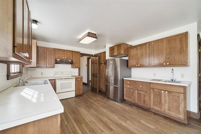 714 Harbor Drive, Manistee, MI 49660