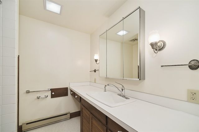 714 Harbor Drive, Manistee, MI 49660