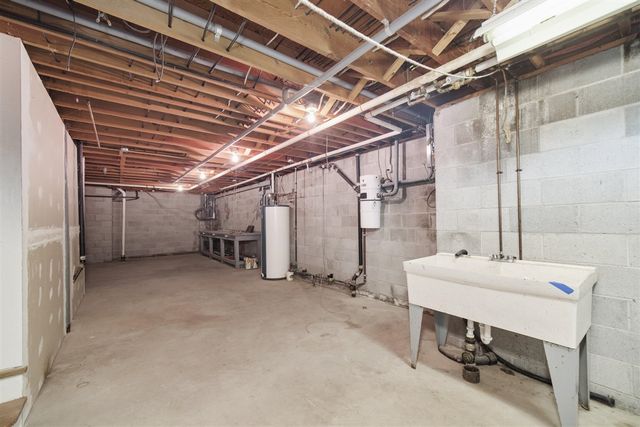 714 Harbor Drive, Manistee, MI 49660