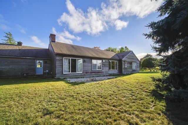 714 Harbor Drive, Manistee, MI 49660