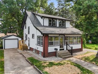 814 E Broad Street, Louisville, OH 44641