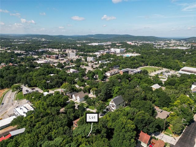 214 Church Avenue, Fayetteville, AR 72701