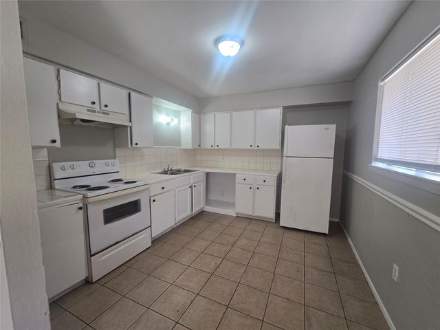 911 Avenue K 9, Galveston, TX 77550