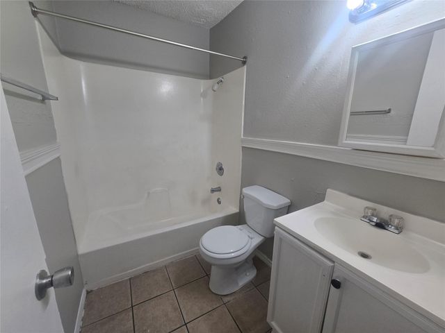 911 Avenue K 9, Galveston, TX 77550