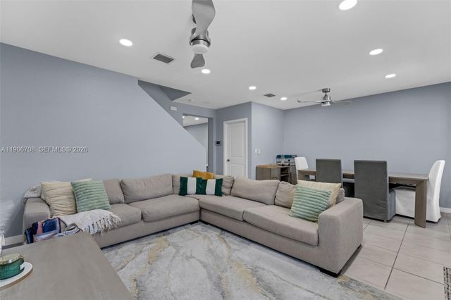 465 NE 5th Pl 465, Florida City, FL 33034