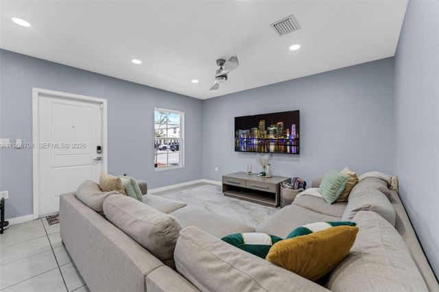 465 NE 5th Pl 465, Florida City, FL 33034