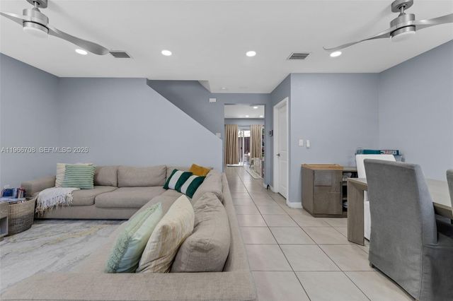 465 NE 5th Pl 465, Florida City, FL 33034