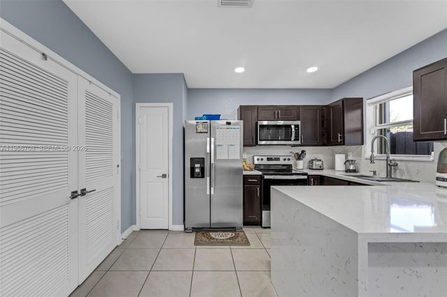 465 NE 5th Pl 465, Florida City, FL 33034