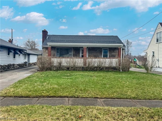 165 Piccadilly Street, Campbell, OH 44405