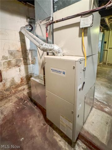 165 Piccadilly Street, Campbell, OH 44405