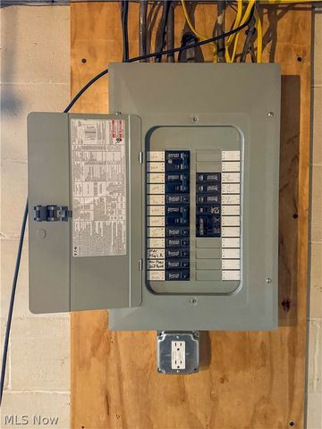 165 Piccadilly Street, Campbell, OH 44405