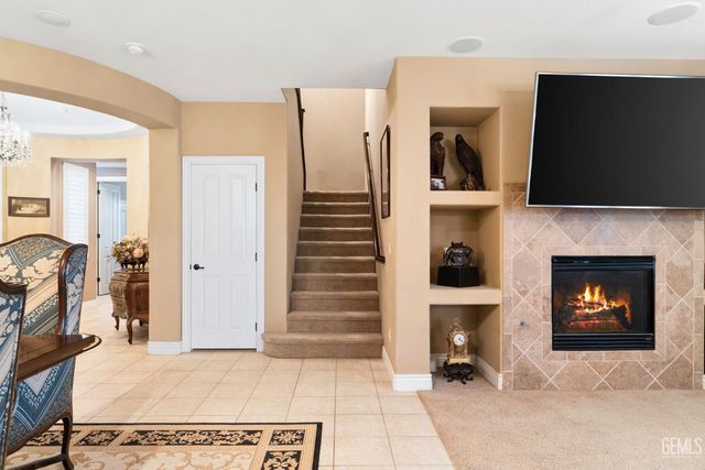 5206 Village Green Lane, Bakersfield, CA 93306