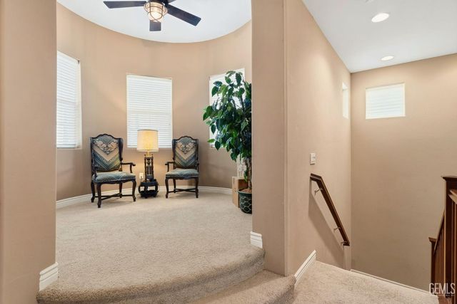 5206 Village Green Lane, Bakersfield, CA 93306