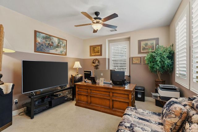 5206 Village Green Lane, Bakersfield, CA 93306