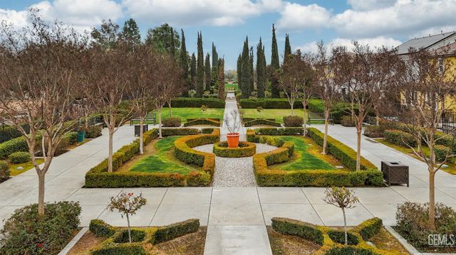 5206 Village Green Lane, Bakersfield, CA 93306