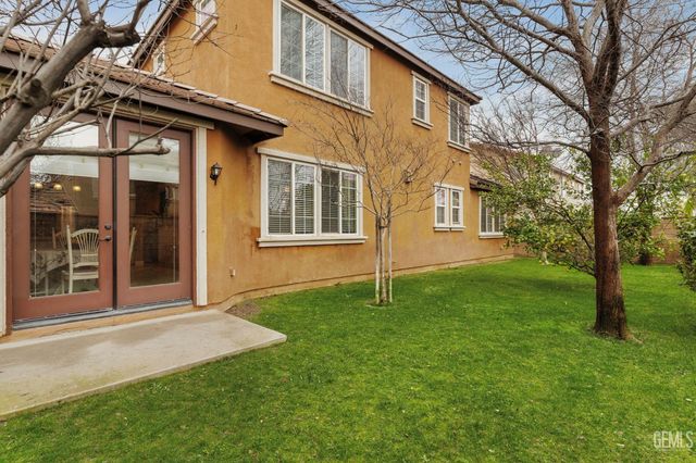 5206 Village Green Lane, Bakersfield, CA 93306