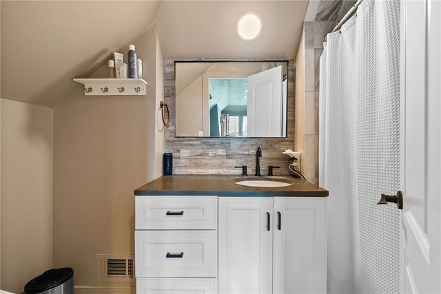 449 Elwyn Ave, Springdale Boro, PA 15144