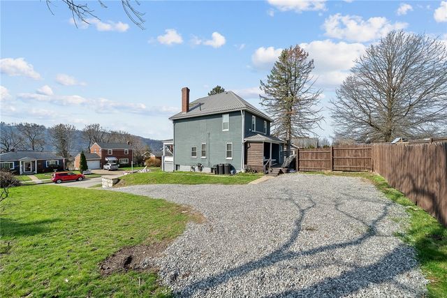 449 Elwyn Ave, Springdale Boro, PA 15144