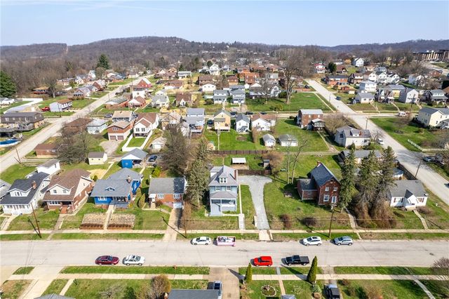 449 Elwyn Ave, Springdale Boro, PA 15144