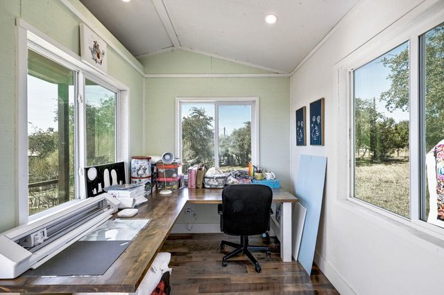 10105 Little Creek CIR, Dripping Springs, TX 78620