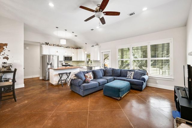 10105 Little Creek CIR, Dripping Springs, TX 78620