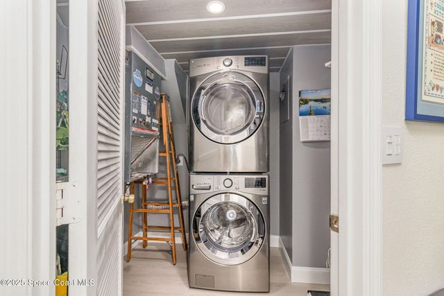 905 N Harbor City Boulevard 303, Melbourne, FL 32935