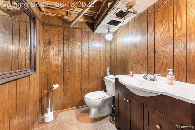 41594 Harvard Drive, Sterling Heights, MI 48313