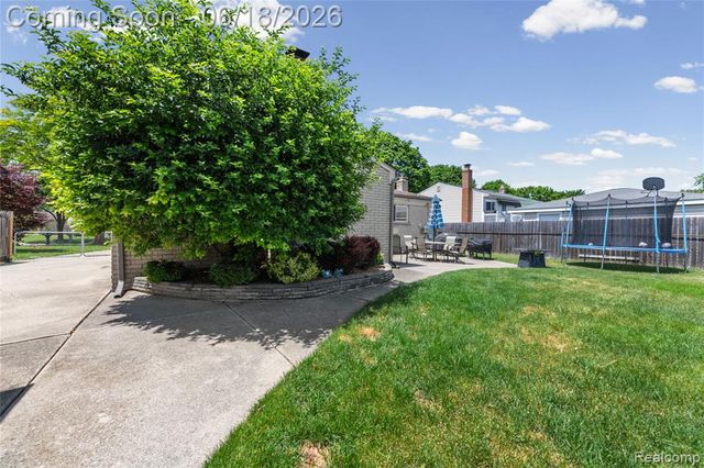 41594 Harvard Drive, Sterling Heights, MI 48313
