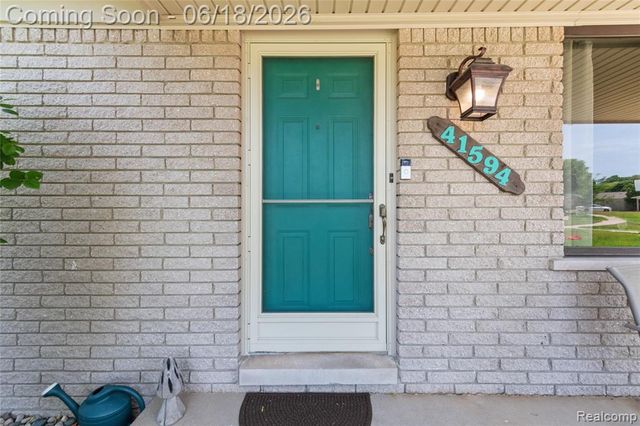 41594 Harvard Drive, Sterling Heights, MI 48313