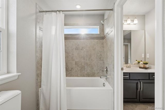 23877 E Rocky Top Avenue, Aurora, CO 80016