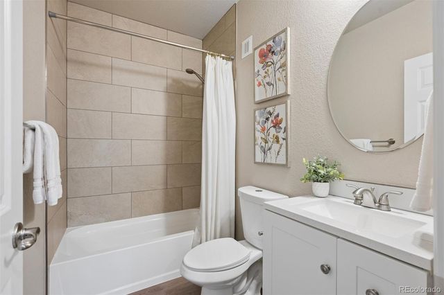 23877 E Rocky Top Avenue, Aurora, CO 80016