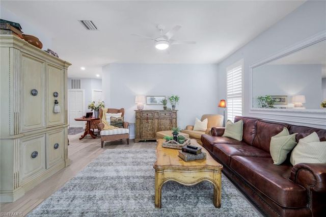 1335 Charleston Square DR 6, Naples, FL 34110